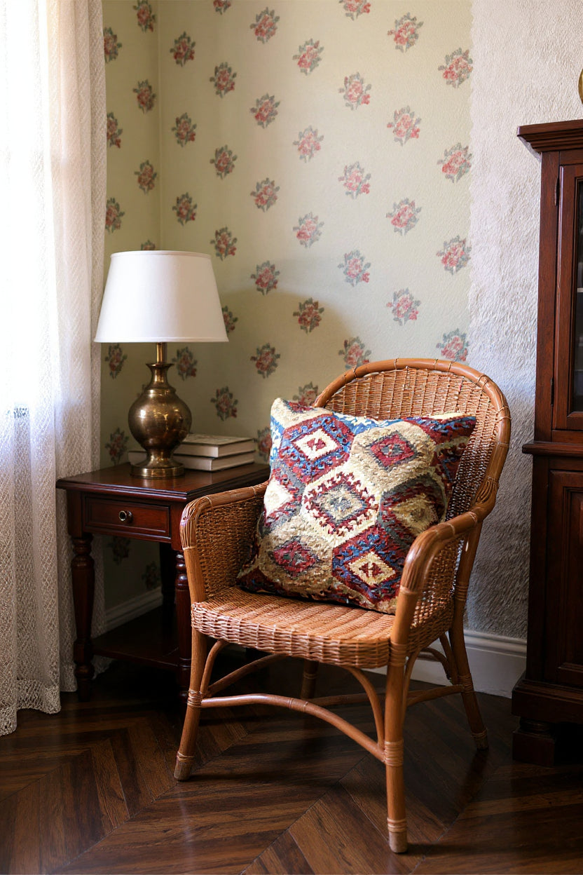 Turkish Kilim Vintage Cushion Cover - 40 x 40 cm - Handmade