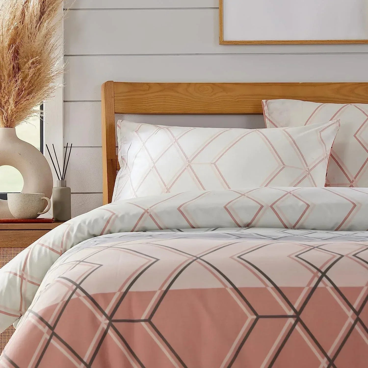 havanna-geo-reversible-luxury-cotton-blend-duvet-cover-set-with-pillowcases-in-pink-and-teal-single-double-king-by-olivia-rocco-duvet-cover-918373550 - Bobobiy