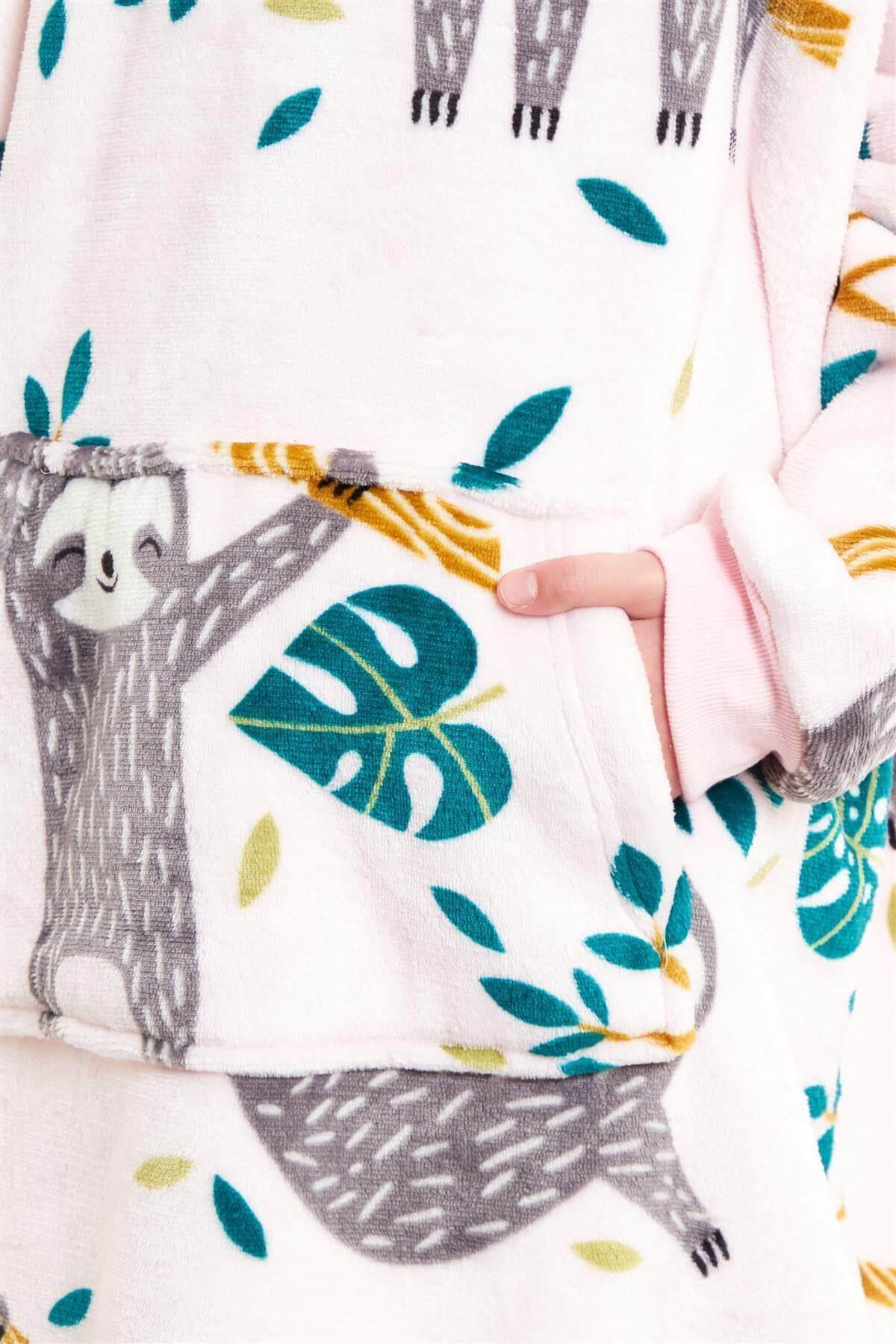 kids-oversized-hooded-fleece-blanket-with-reversible-sherpa-double-pocket-ultra-soft-cozy-wearable-blanket-for-lounging-and-outdoor-ages-8-15-by-daisy-dreamer-hooded-blanket-117651367_36db0686-0533-462c-b4ce-4baed9d77f02 - Bobobiy