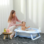 Baby bathtub with cushioned insert on non-slip support legs