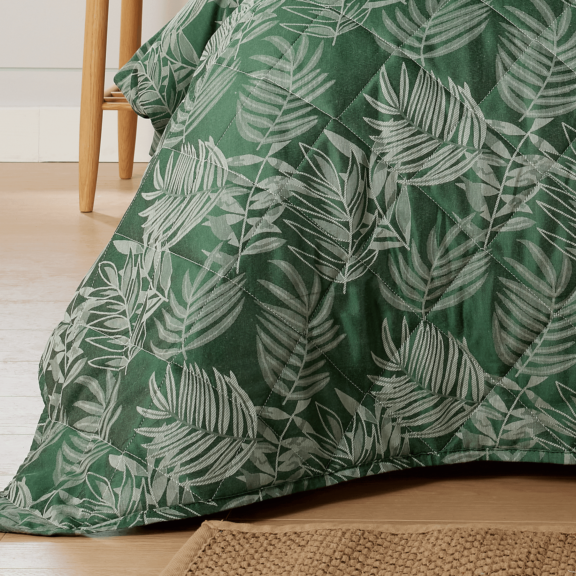 Leaf Jacquard Reversible Duvet Cover Sets in Grey and Pink with Cotton Blend for Ultimate Comfort Eco-Friendly Bedding in King Queen Double Single Sizes