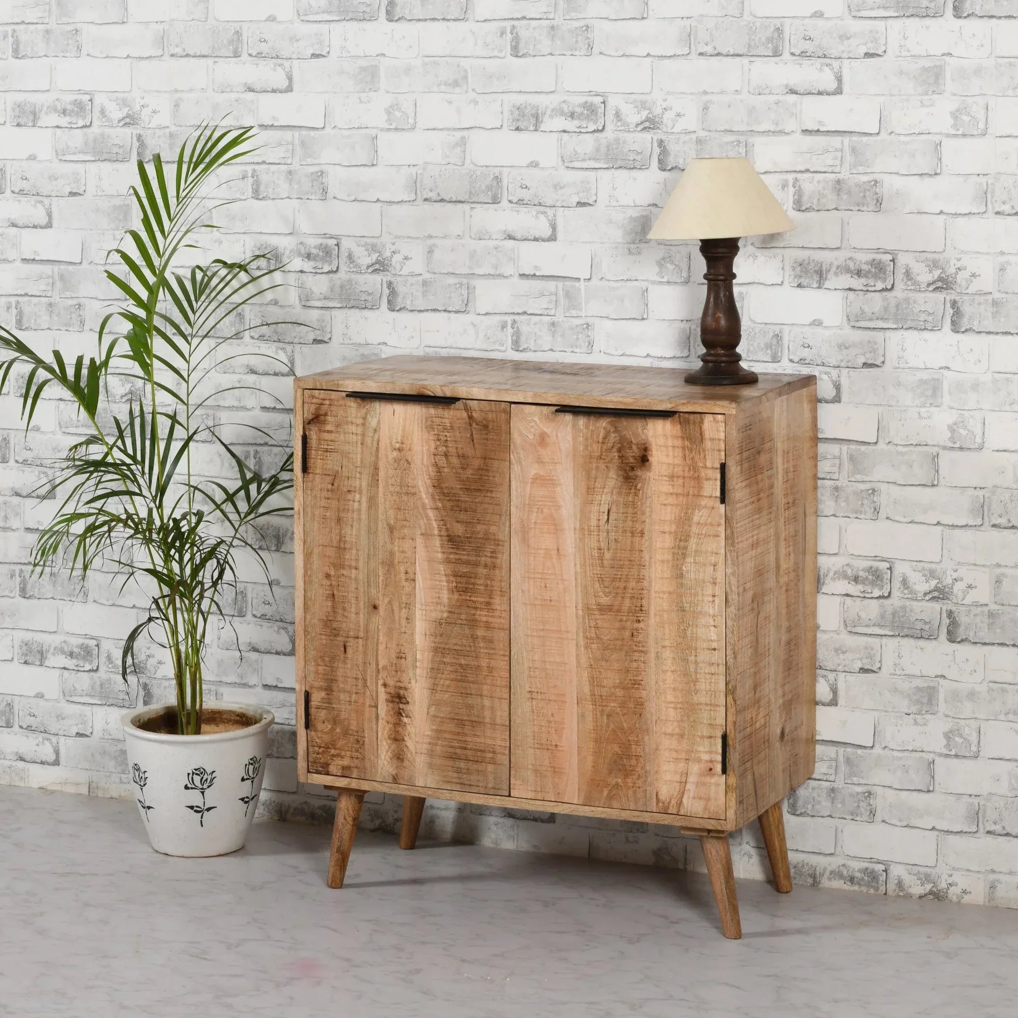 md18-merlin-mango-wooden-drinks-cabinet-sideboard-lifestyle - Bobobiy
