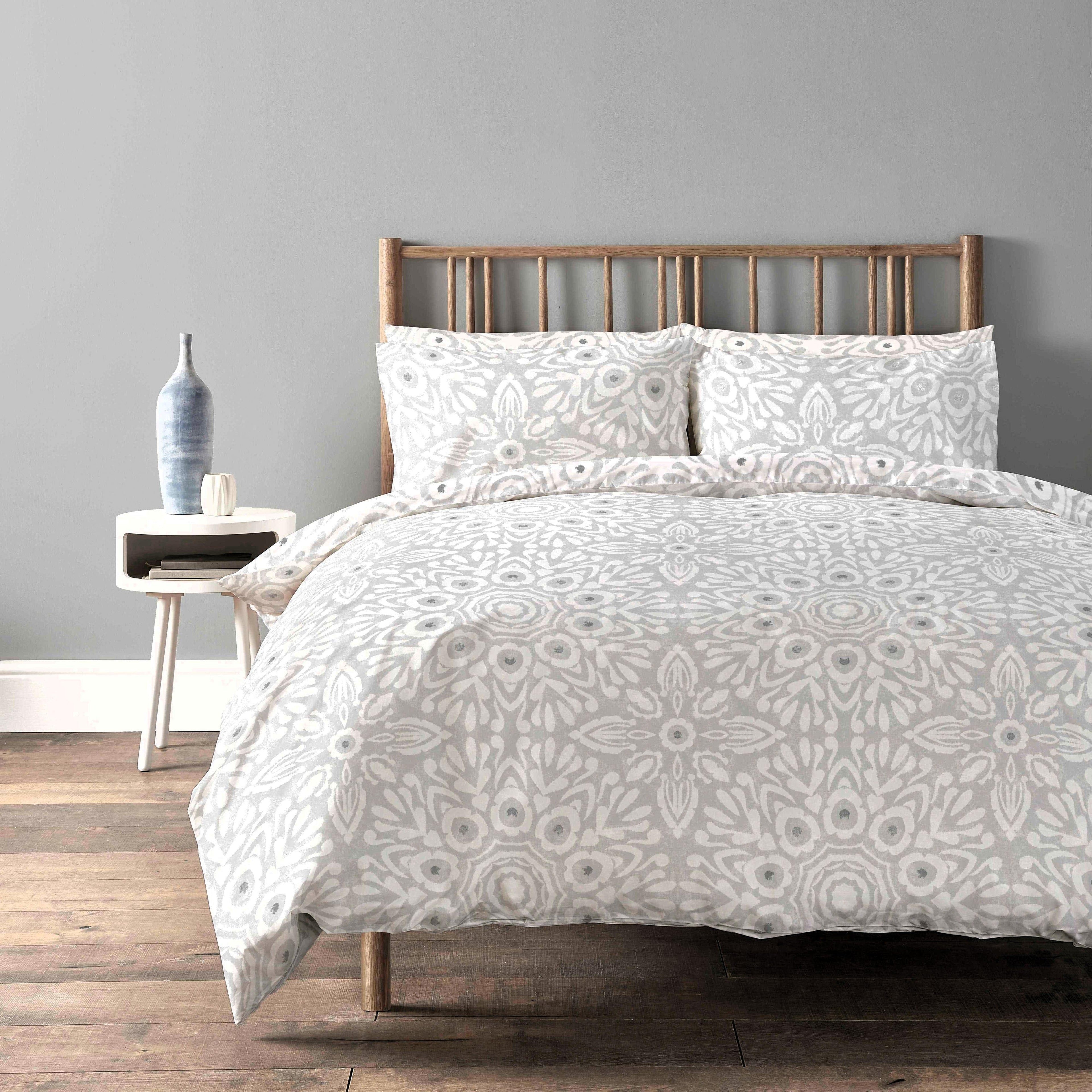 Luxury Super Soft Cotton Rich Duvet Sets Easycare Comfortable Bedding Includes Duvet Cover & Pillowcases in Single Double King Size