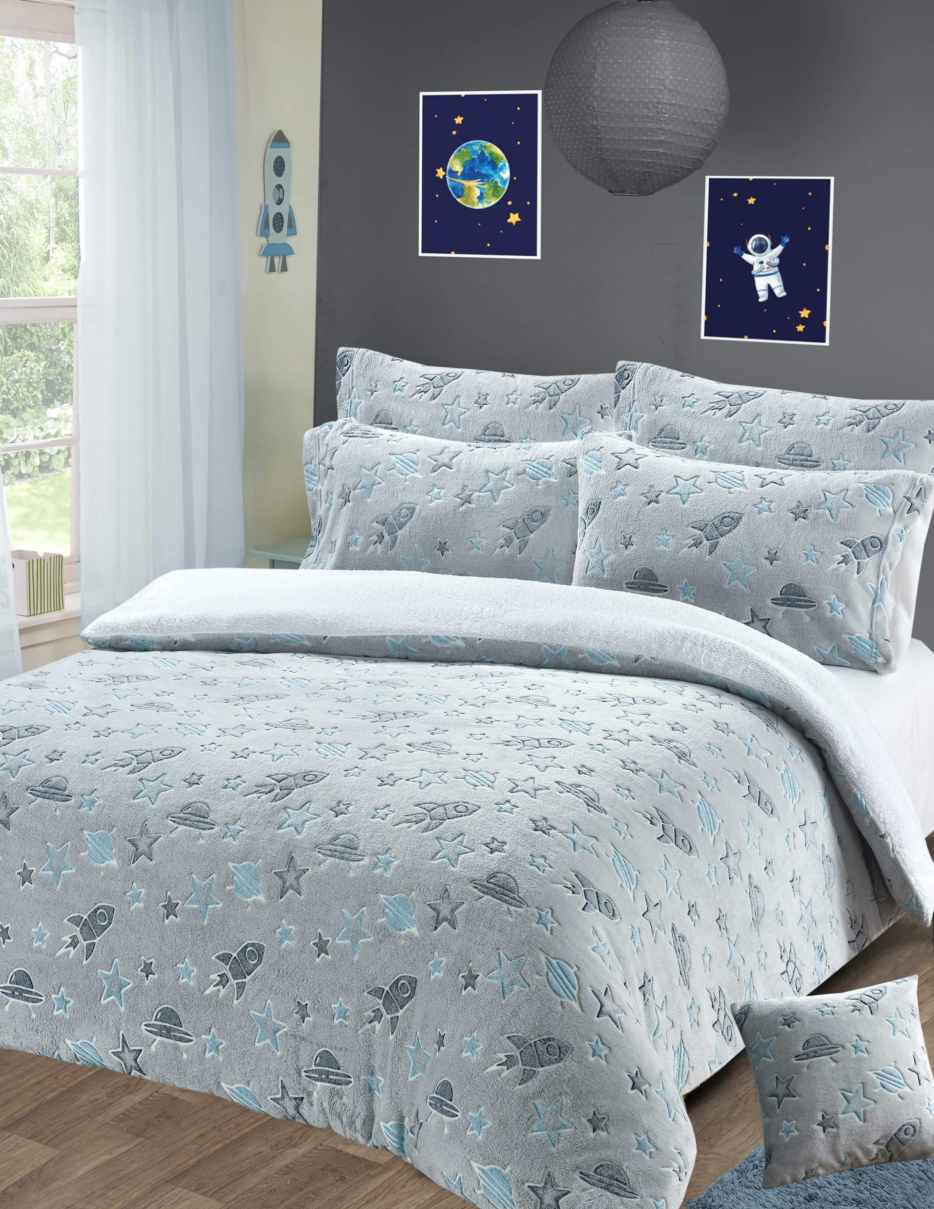 Outer Space Glow In The Dark Astronaut and Rocket Teddy Fleece Duvet Set for Children, OEKO-TEX Certified Bedding Perfect for Winter