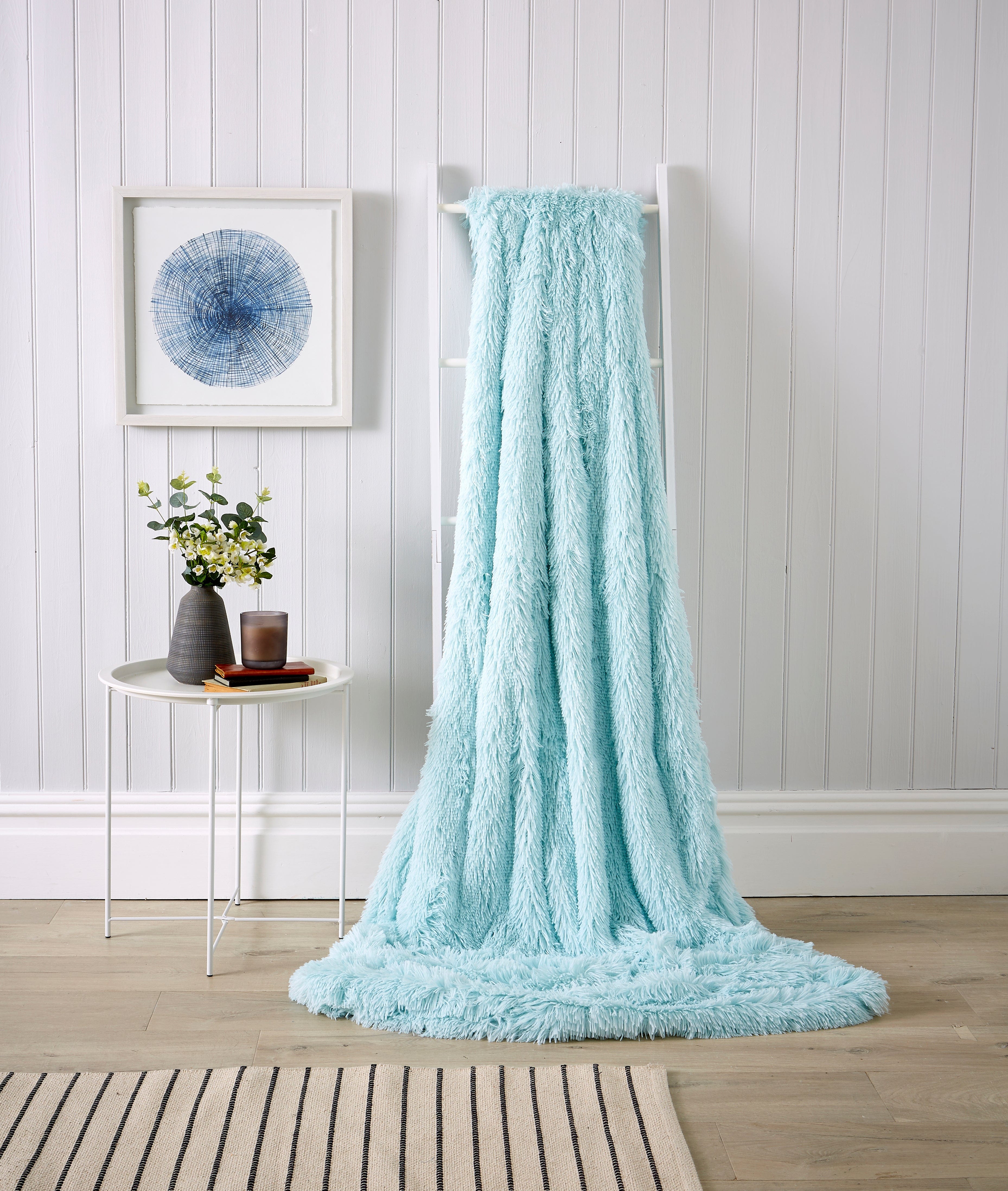 Oversized Chunky Soft Fleece Blanket Fluffy Faux Fur Throw Blanket for Bed and Sofa in Calming Colours