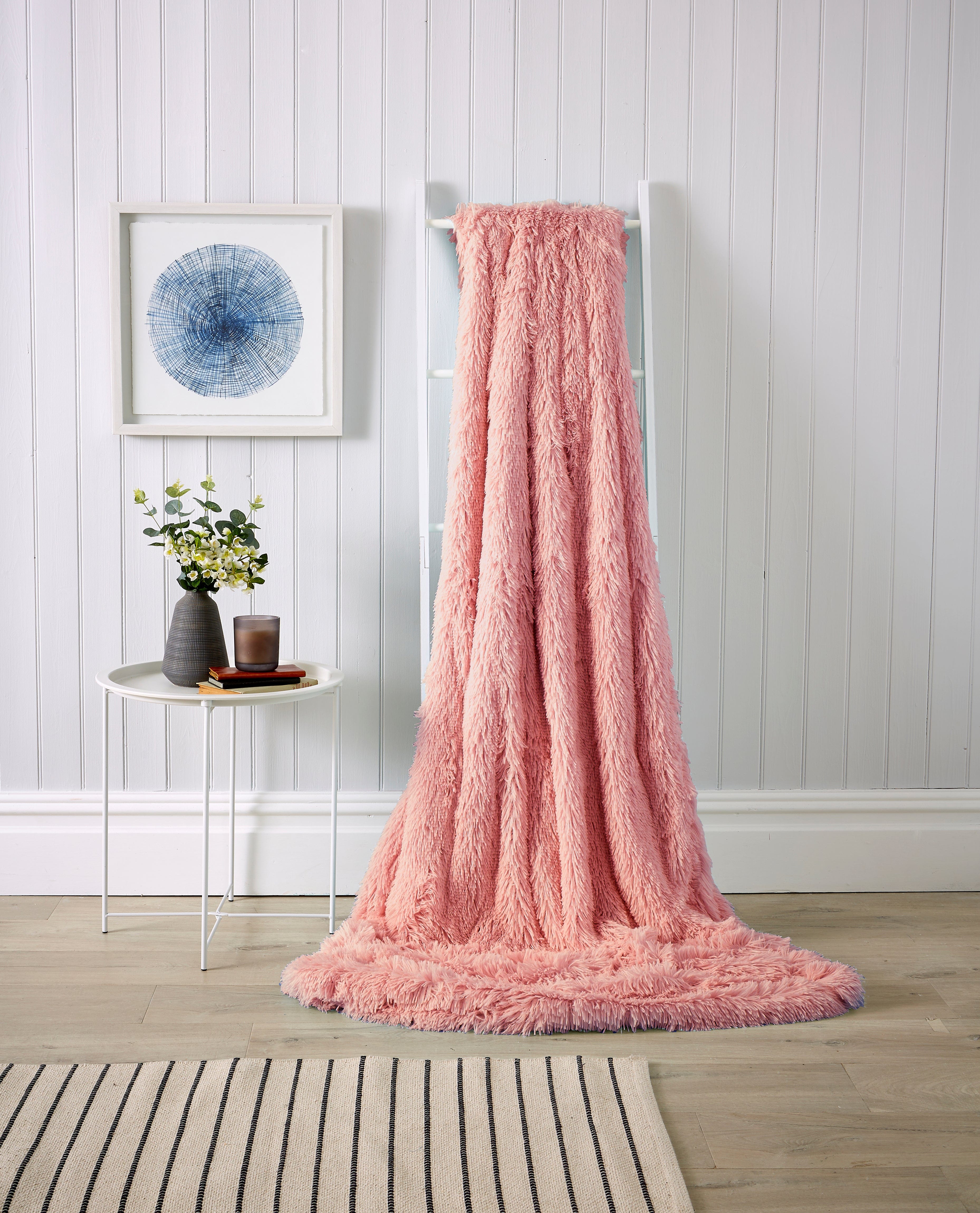 Oversized Chunky Soft Fleece Blanket Fluffy Faux Fur Throw Blanket for Bed and Sofa in Calming Colours