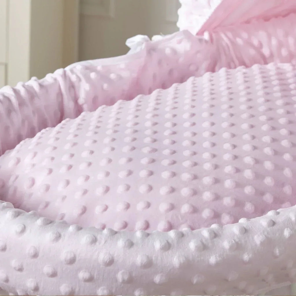pink-dimple-white-wicker-baby-moses-basket-with-stand-150334 - Bobobiy