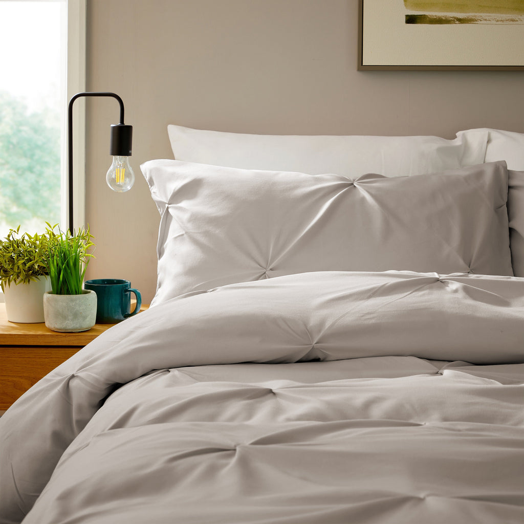 Pintuck Natural Microfibre Duvet Cover Set with Pillowcases Soft Breathable Easy Care Bedding Set Quilt Cover
