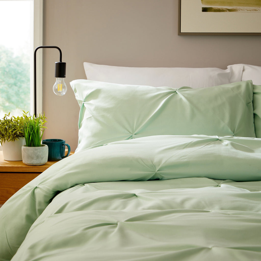 Pintuck Sage Green Microfibre Duvet Cover Set with Pillowcases Soft Breathable Easy Care Bedding Set Quilt Cover