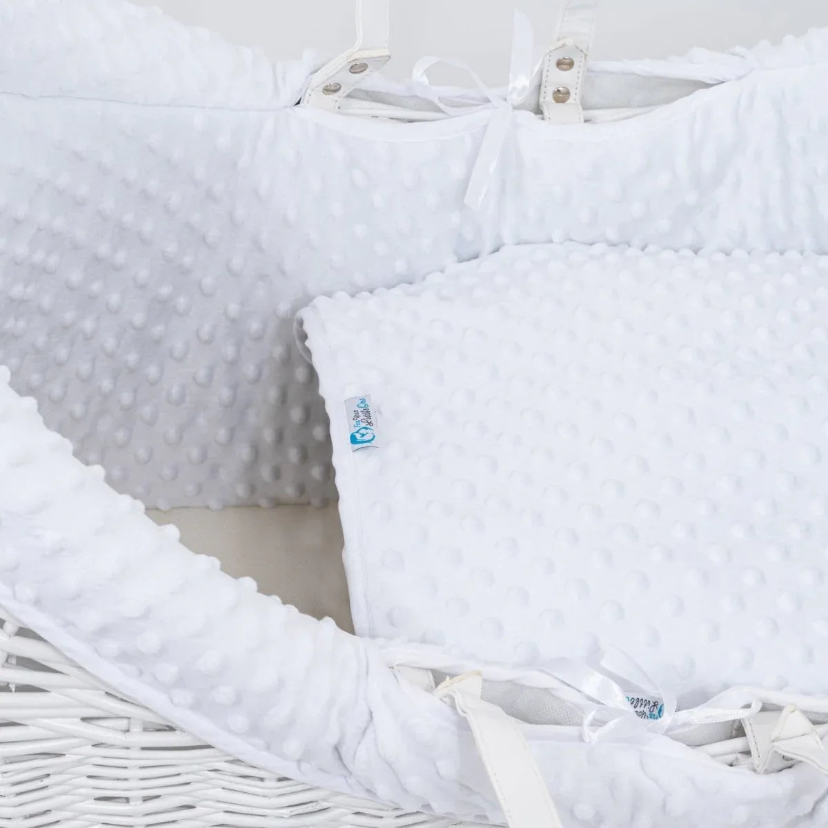 Pod White Dimple Moses Basket Bedding Set - Bobobiy