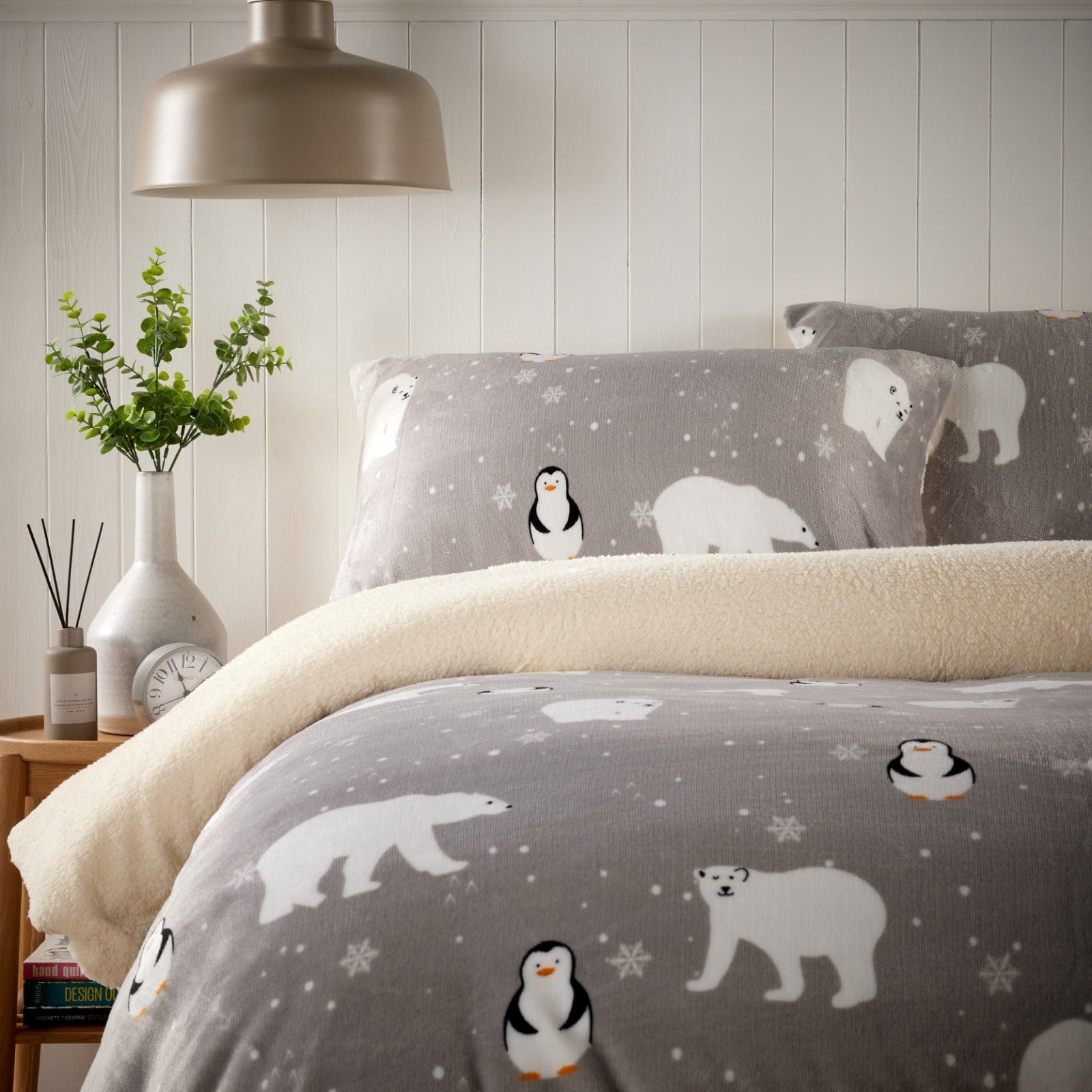 Polar Bear and Penguin Teddy Fleece Duvet Set with Reversible Sherpa Fur Winter Bedding Available in Single Double King Sizes