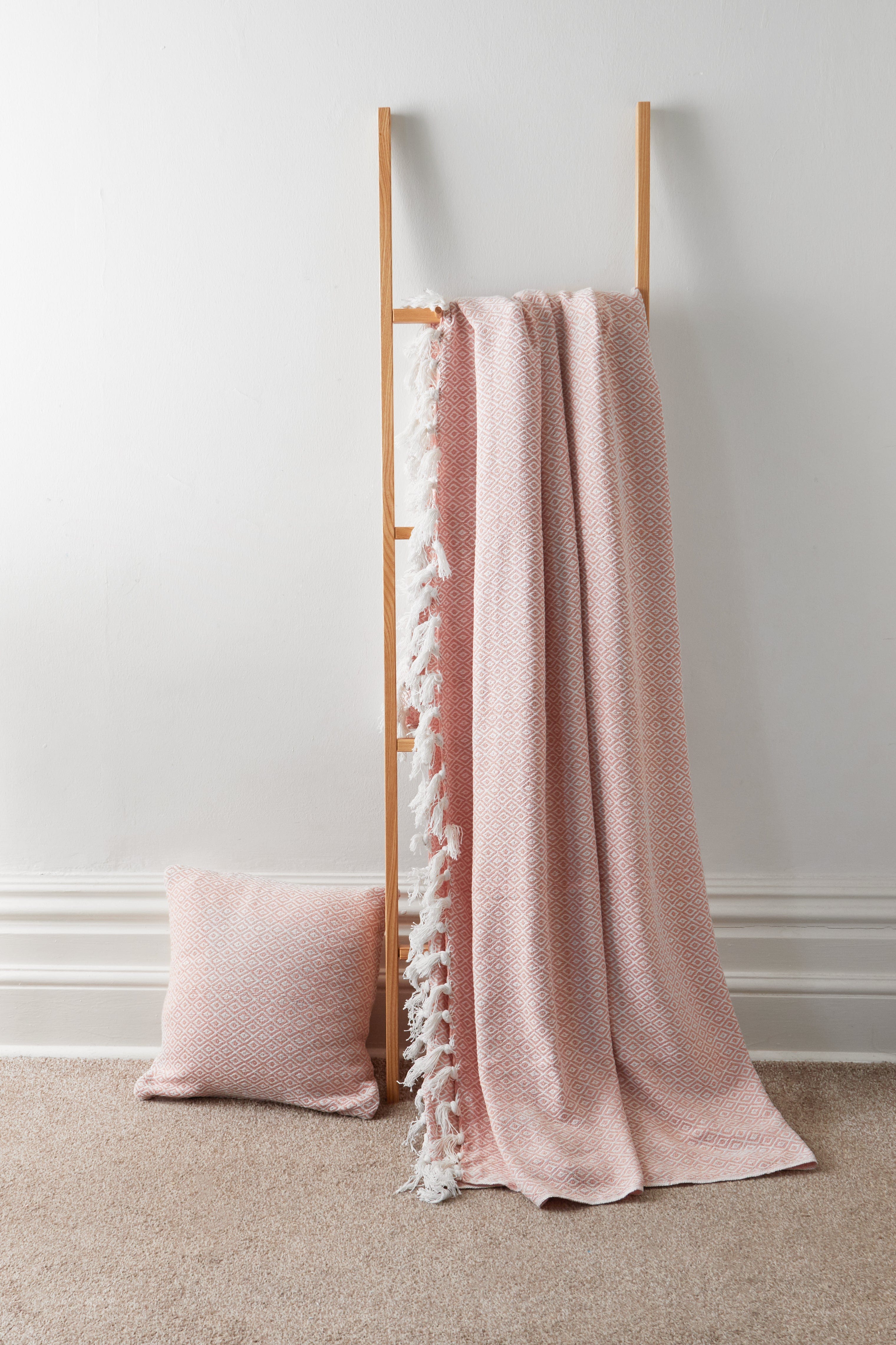 Regal Handwoven Pure Cotton Throw Blanket with Diamond Geometric Pattern Eco-Friendly Durable Bedspread Sofa Cover in Multiple Sizes