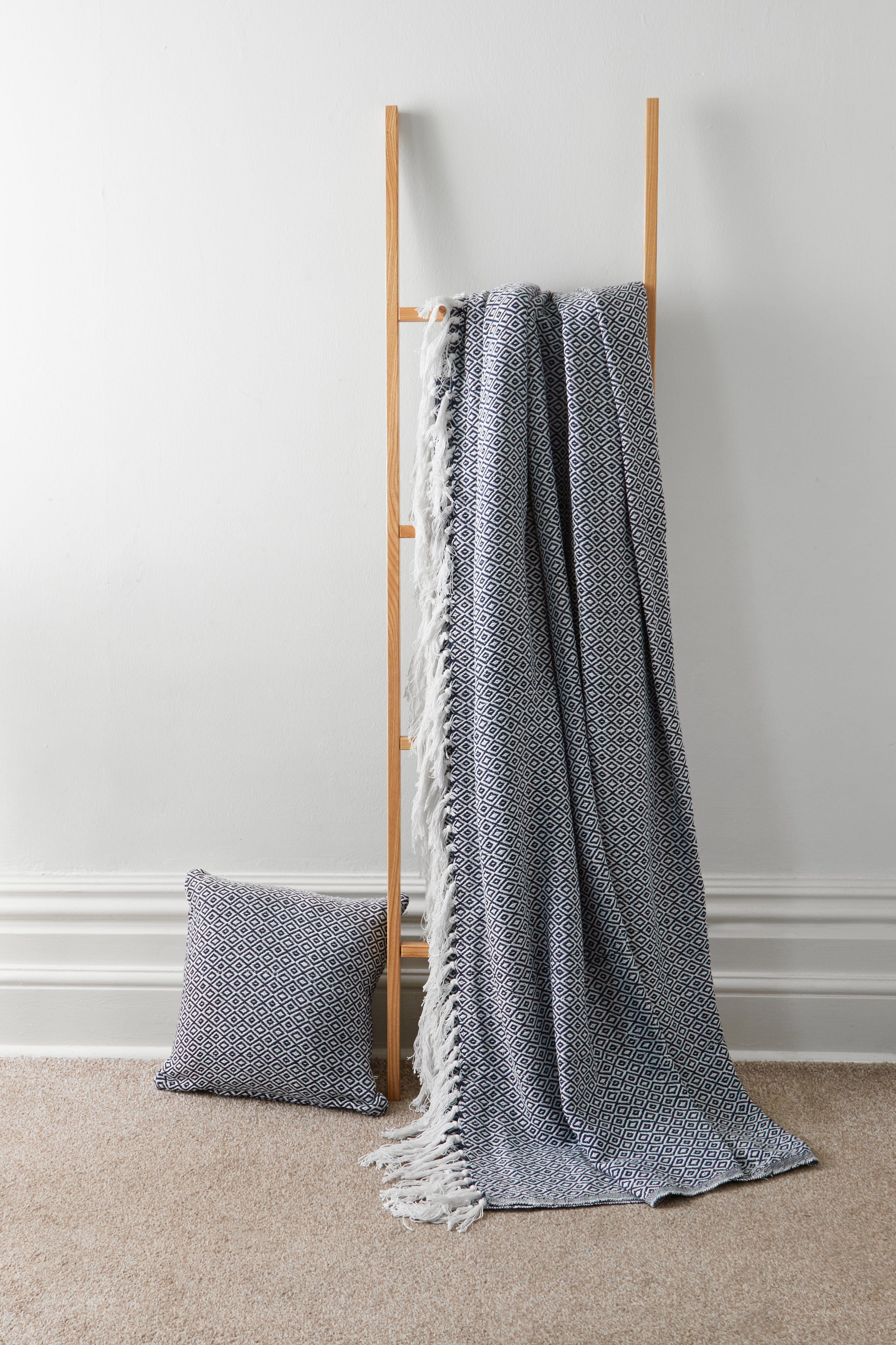 Regal Handwoven Pure Cotton Throw Blanket with Diamond Geometric Pattern Eco-Friendly Durable Bedspread Sofa Cover in Multiple Sizes