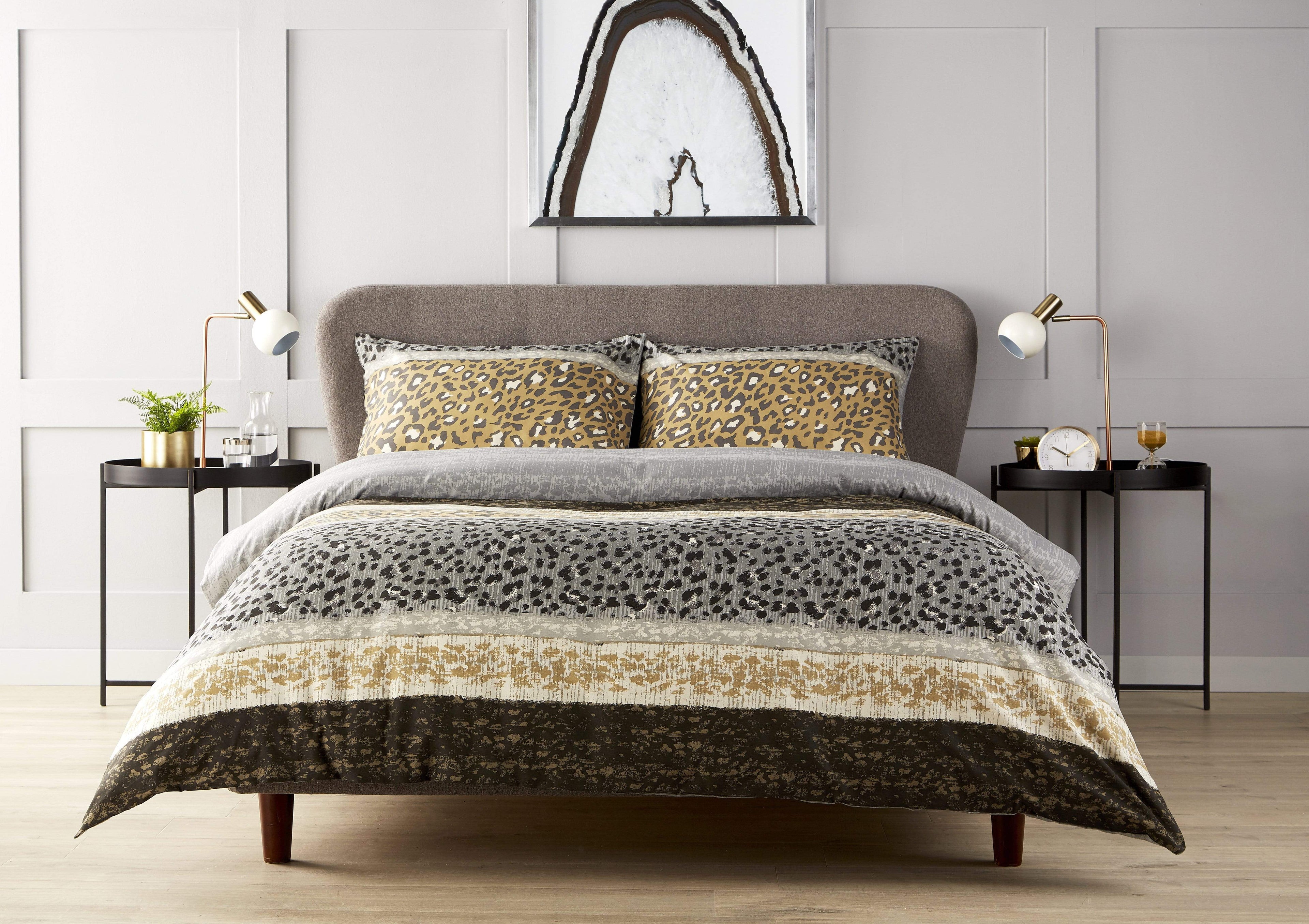 Safari Print Cotton Rich Duvet Set with Wildlife Jungle Design Bedding in Single Double King Super King Sizes
