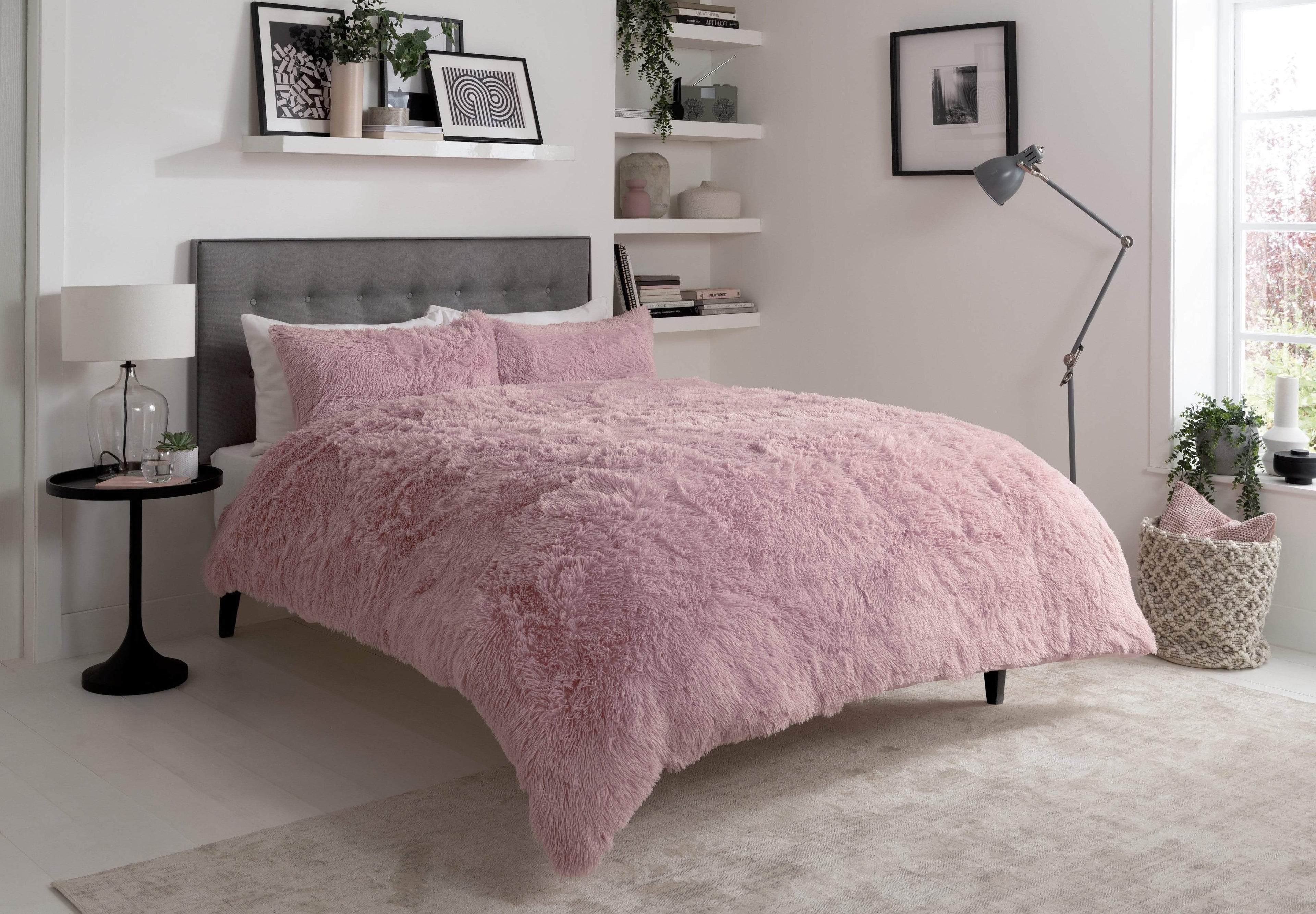 Snuggle & Cuddle Faux Fur Duvet Set for Winter Comfort Extra Soft Long Pile Bedding Available in Multiple Sizes and Elegant Colours