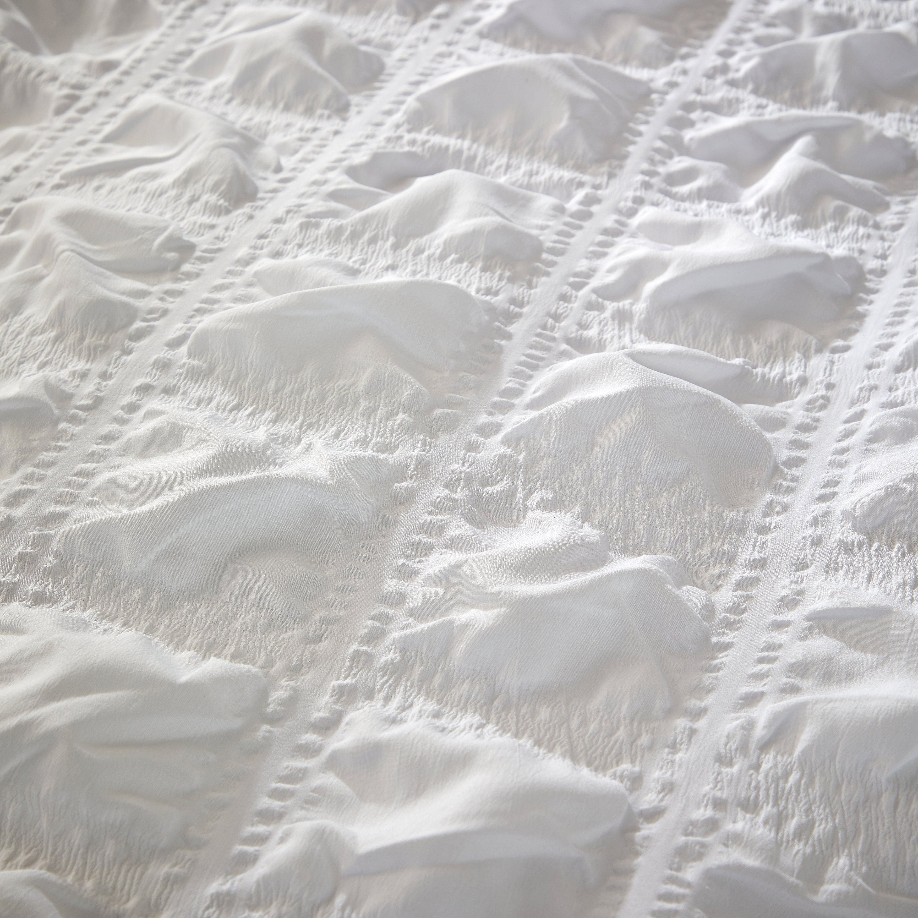 Soho White Microfibre Duvet Cover Set with Pillowcases Quilted Super Soft Easy Care Bedding Bed Linen Set