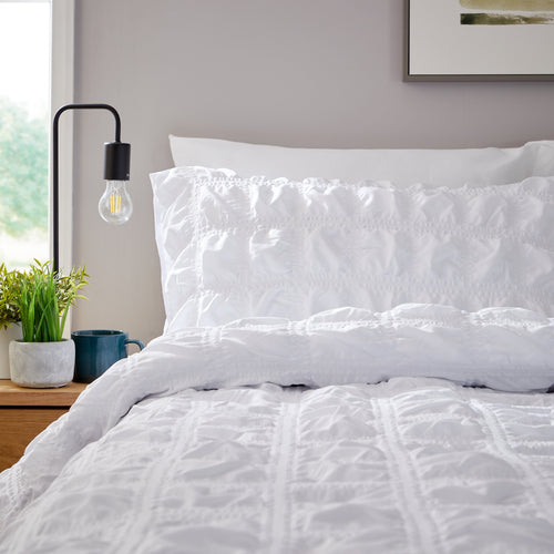 Soho White Microfibre Duvet Cover Set with Pillowcases Quilted Super Soft Easy Care Bedding Bed Linen Set