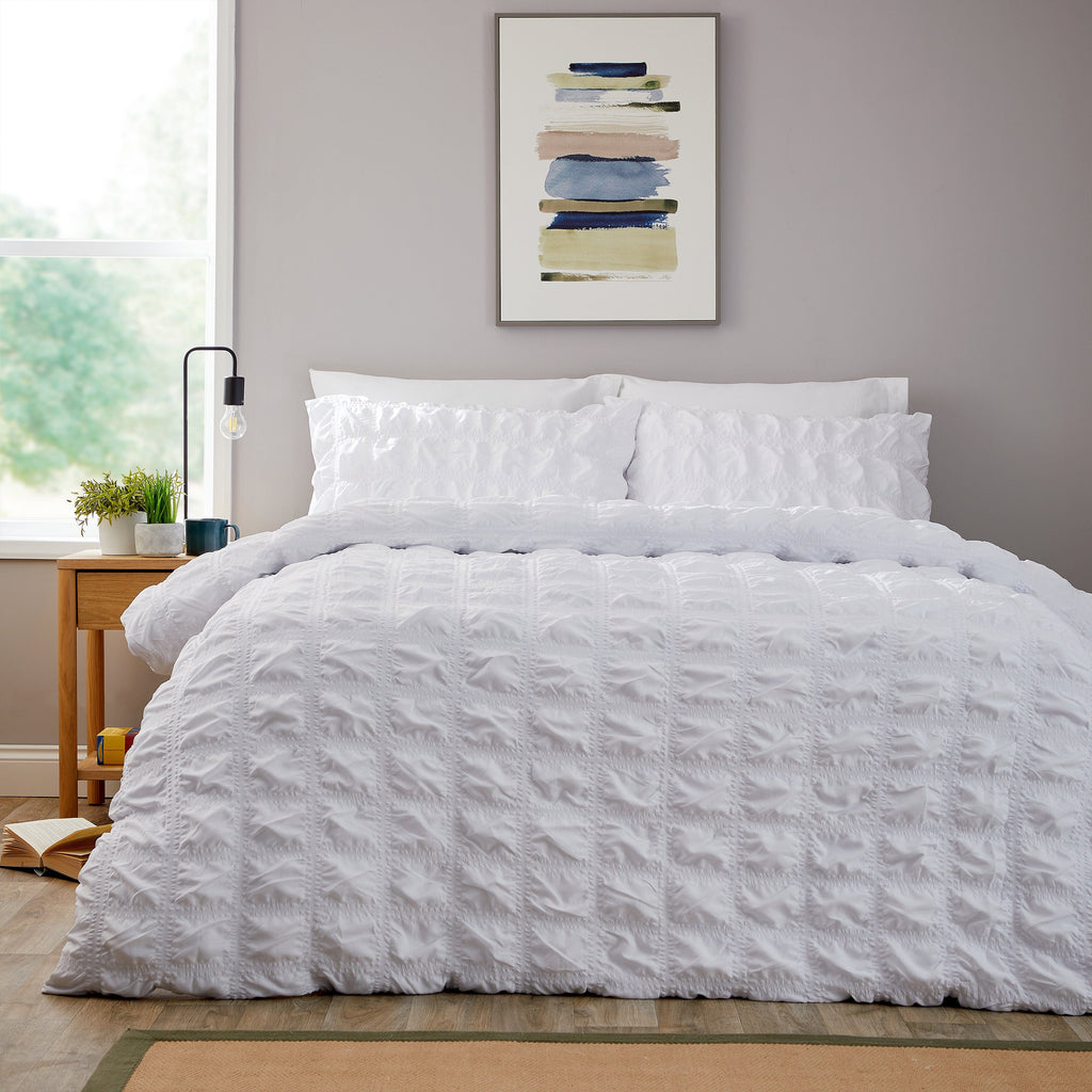 Soho White Microfibre Duvet Cover Set with Pillowcases Quilted Super Soft Easy Care Bedding Bed Linen Set