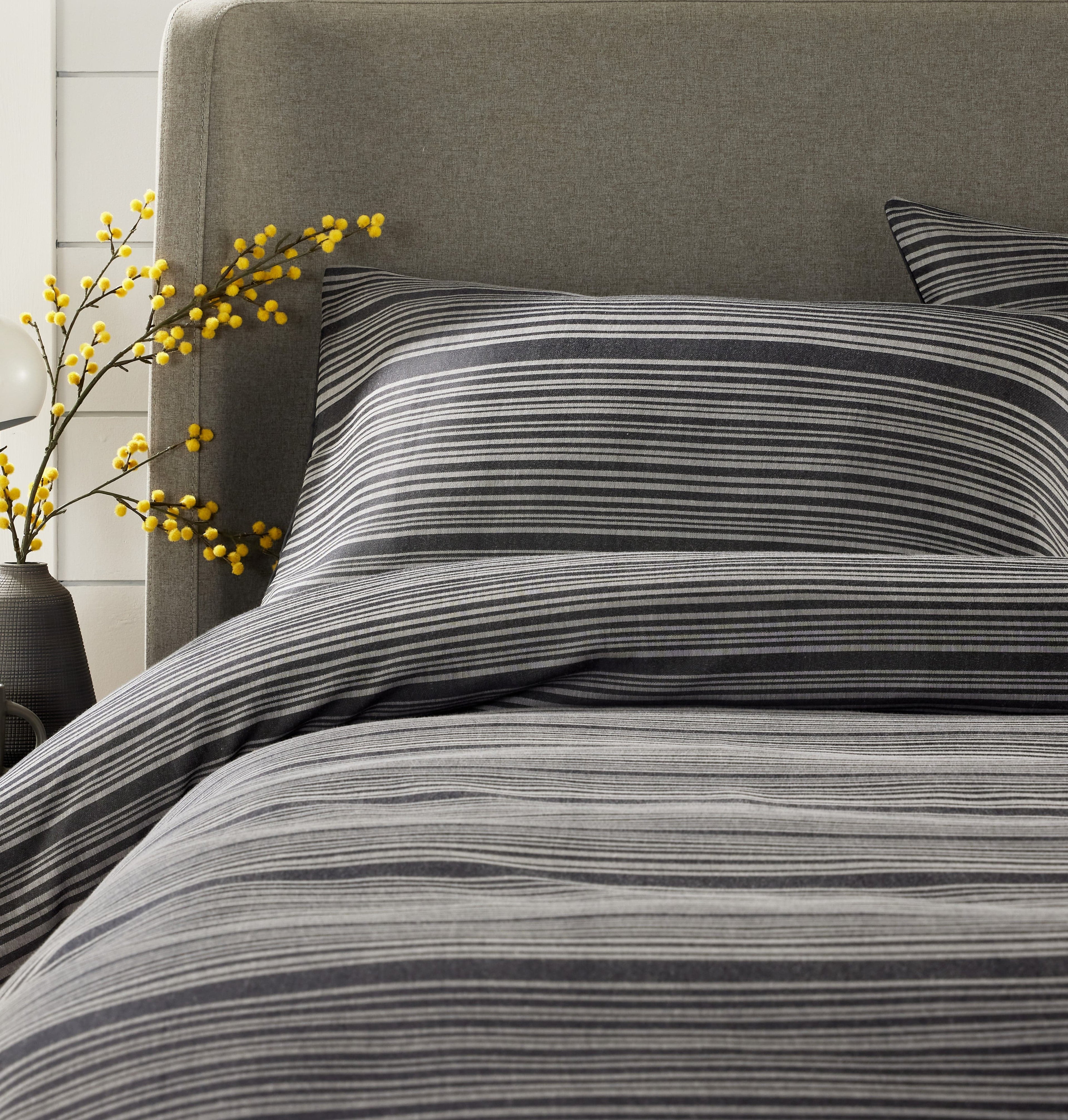 Stripe Jacquard Reversible Cotton Blend Duvet Cover Set with Pillowcases Luxurious Eco-Friendly Bedding for Master and Guest Bedrooms Multiple Sizes and Colours