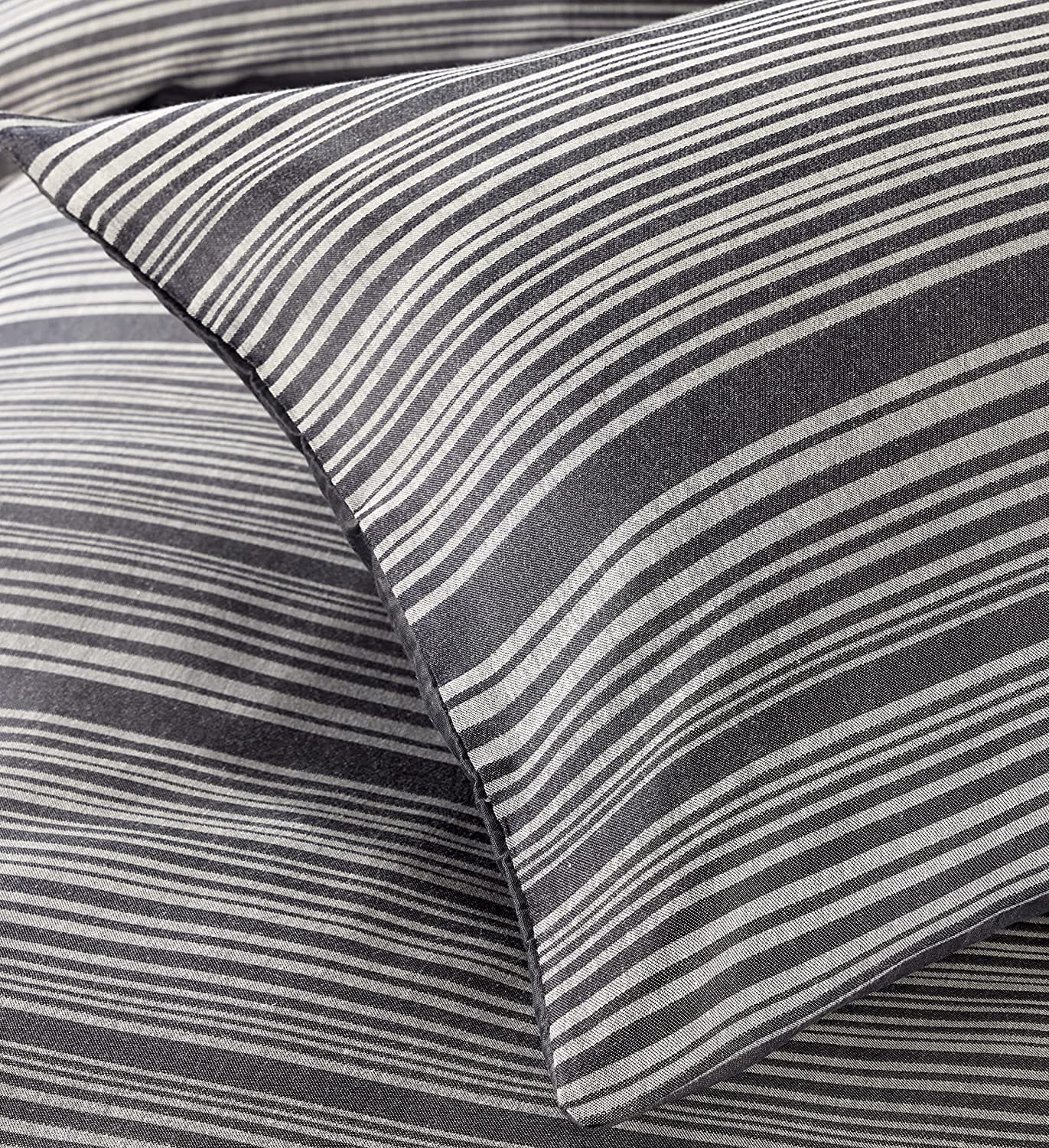 Stripe Jacquard Reversible Cotton Blend Duvet Cover Set with Pillowcases Luxurious Eco-Friendly Bedding for Master and Guest Bedrooms Multiple Sizes and Colours