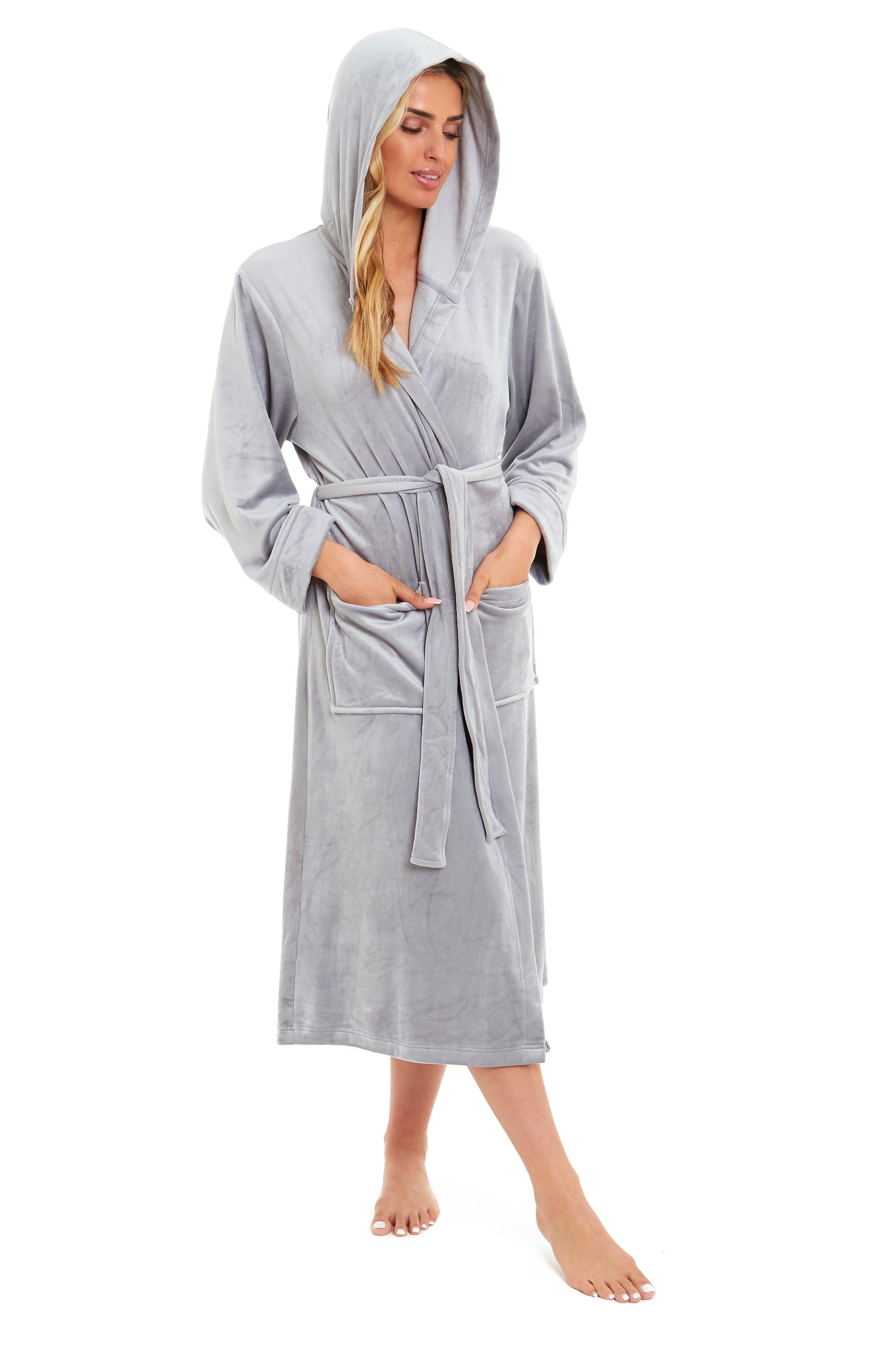 Women's Luxurious Velour Hooded Bathrobe Soft Touch Stretch Loungewear Elegant Comfort