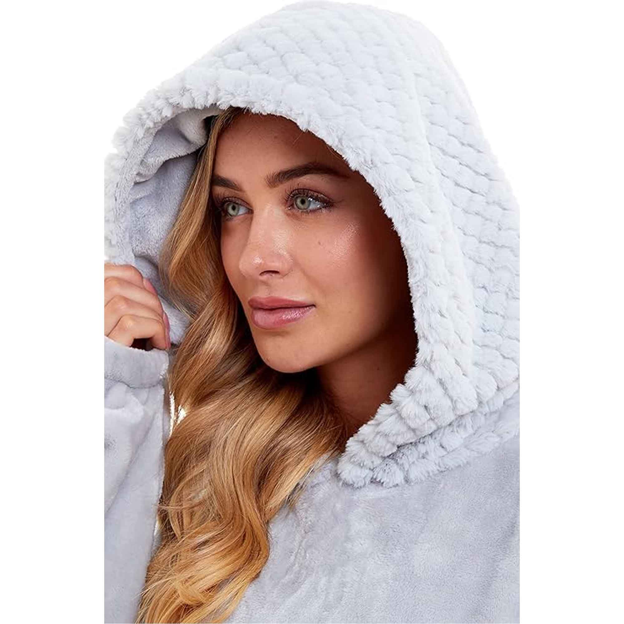Women's Oversized Plush Hooded Poncho Blanket Cozy Fleece Hoodie with Fur Hood Ideal for Lounging Camping Outdoor Warmth