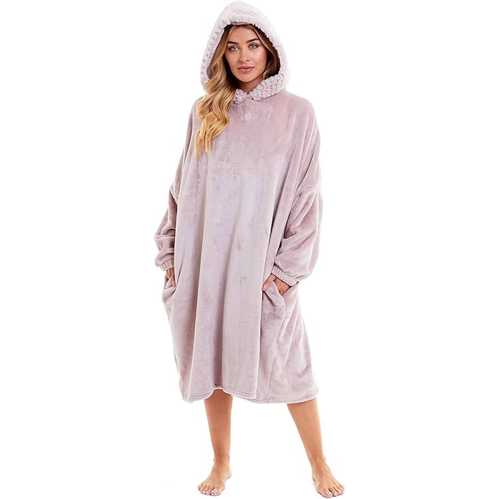 Women's Oversized Plush Hooded Poncho Blanket Cozy Fleece Hoodie with Fur Hood Ideal for Lounging Camping Outdoor Warmth