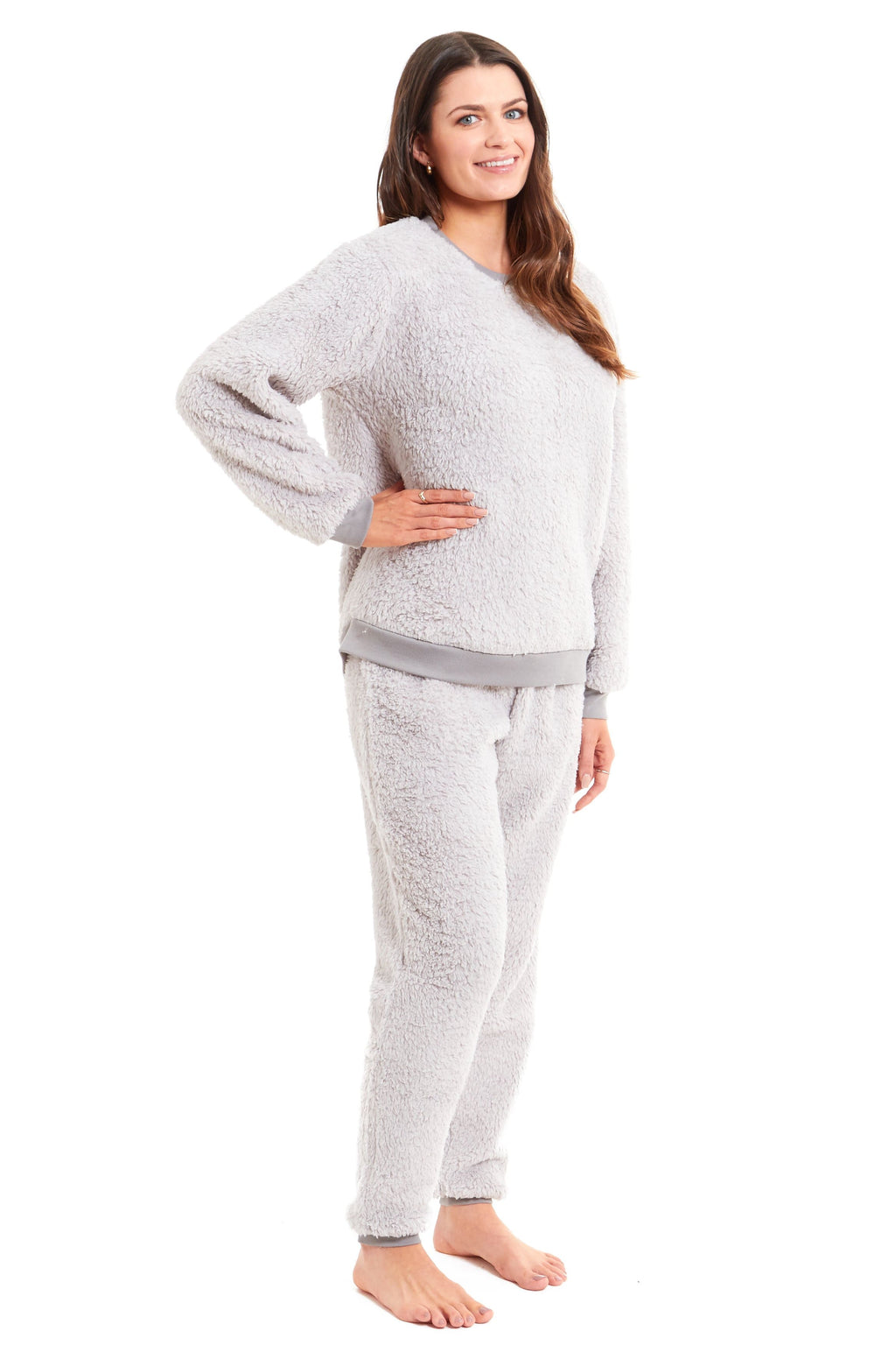 Women's Super Soft Teddy Fleece Pyjama Set Warm Cozy Stretchable Loungewear Crew Neck Nightwear Perfect for Relaxation and Sleep