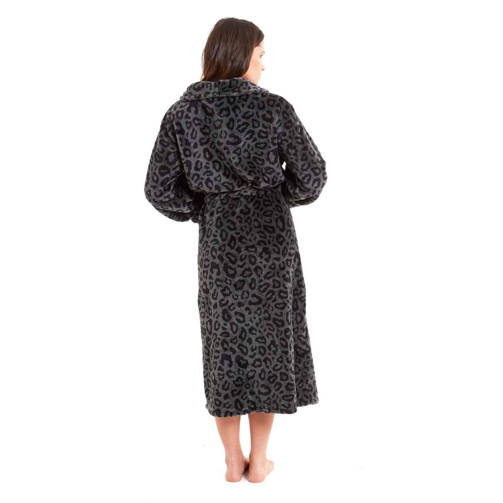 Women's Ultra-Soft Black Leopard Plush Fleece Bath Robe Warm Flannel Loungewear for Home Spa Gym Hotel Chic Animal Print