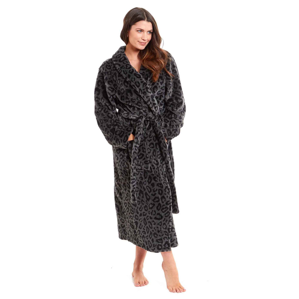 Women's Ultra-Soft Black Leopard Plush Fleece Bath Robe Warm Flannel Loungewear for Home Spa Gym Hotel Chic Animal Print