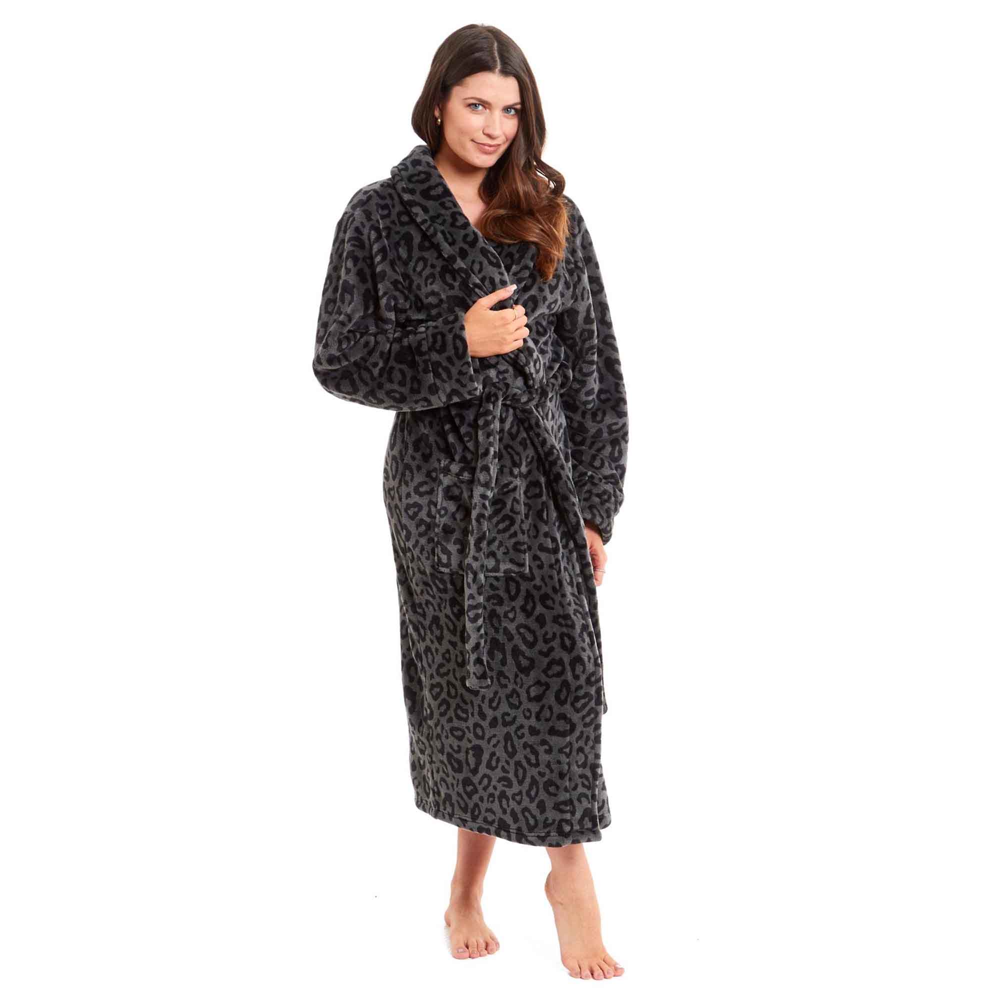Women's Ultra-Soft Black Leopard Plush Fleece Bath Robe Warm Flannel Loungewear for Home Spa Gym Hotel Chic Animal Print