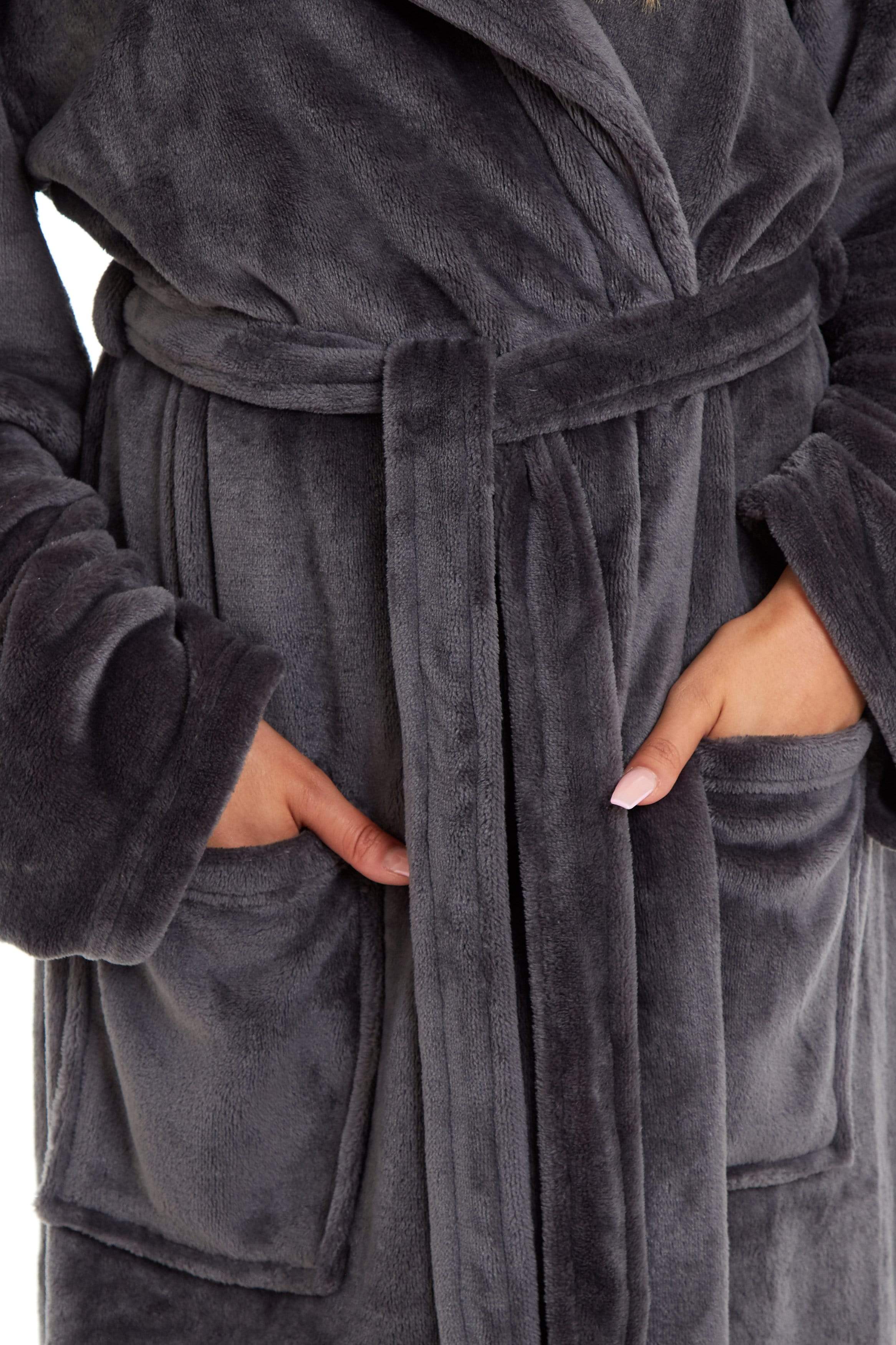 Women's Ultra-Soft Hooded Plush Fleece Dressing Gown Warm Velvet Bathrobe for Lounging and Relaxing in Winter